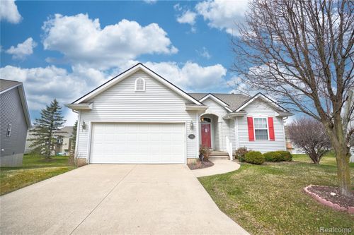 1130 Creekside Ct, Burton, MI, 48509-1460 | Card Image