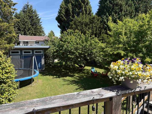 15847 Russell Ave, White Rock, BC, V4B2S5 | Card Image