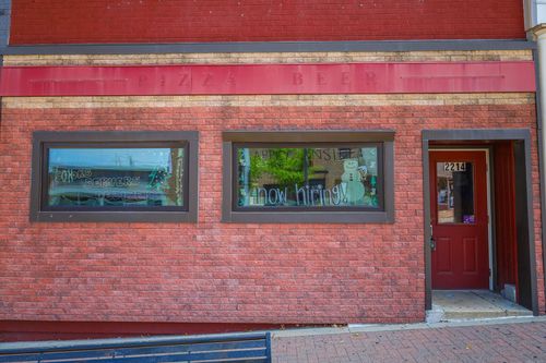 2214 College St, Cedar Falls, IA, 50613-3622 | Card Image