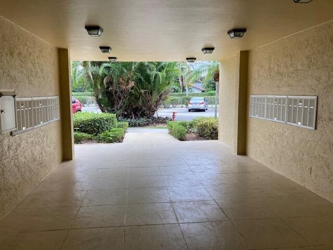 APT-401 - 2820 Tennis Club Dr, Condo with 3 bedrooms, 2 bathrooms and null parking in West Palm Beach FL | Image 13