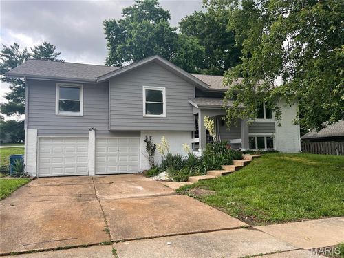 12897 Nimes Dr, Creve Coeur, MO, 63141-6246 | Card Image