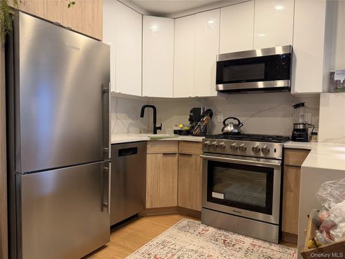 3a-116-17 Grosvenor Lane, New York, NY, 11415 | Card Image