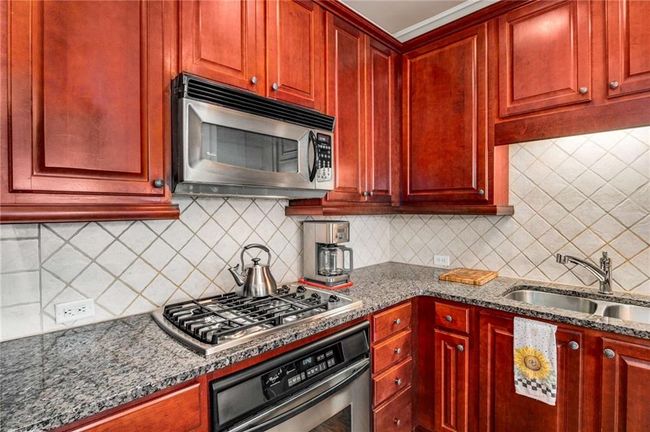 APT-1209 - 2300 Peachford Rd, Condo with 2 bedrooms, 2 bathrooms and 1 parking in Dunwoody GA | Image 5