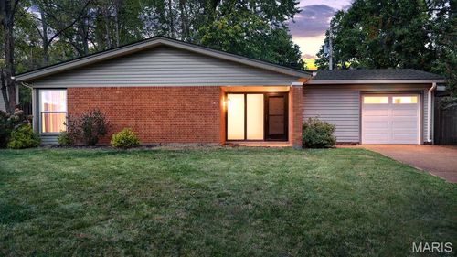 701 Chevron Dr, Saint Louis, MO, 63125-5207 | Card Image