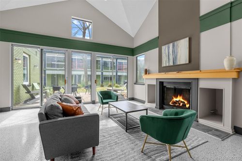 215-1050 N Adams Road, Birmingham, MI, 48009 | Card Image