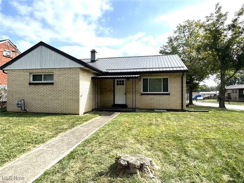 424 Lee Rd, Follansbee, WV, 26037-1771 | Card Image