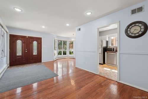 20015 16th Ave, Bayside, NY, 11360-1008 | Card Image