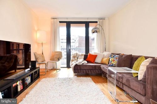 apt-902-616 E St Nw, WASHINGTON, DC, 20004-2275 | Card Image