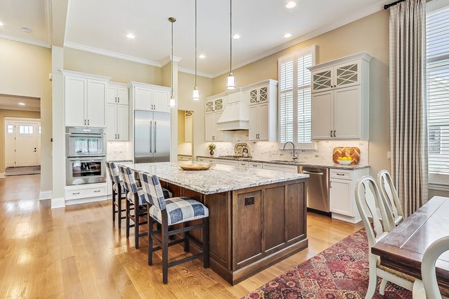 2811 Parkside Cir, House other with 3 bedrooms, 3 bathrooms and 2 parking in Glenview IL | Image 7