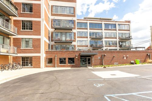 203-315 2nd Street, Ann Arbor, MI, 48103 | Card Image