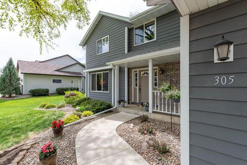 305 Chancery Ln, Mankato, MN, 56001-4112 | Card Image
