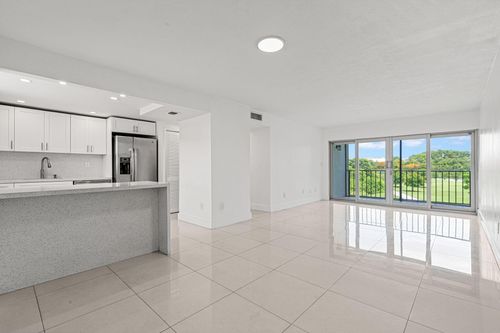 301-9170 Fontainebleau Blvd, Miami, FL, 33172-4381 | Card Image
