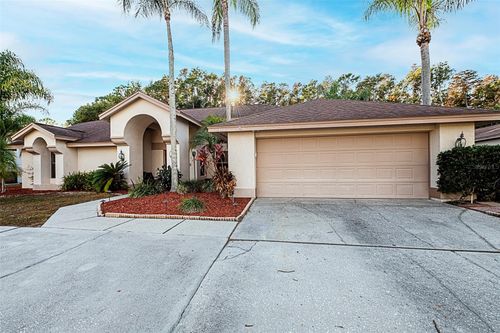 450 Waterford Cir E, TARPON SPRINGS, FL, 34688-7204 | Card Image
