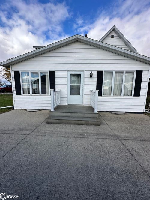 16053 I Ave, Iowa Falls, IA, 50126-8521 | Card Image