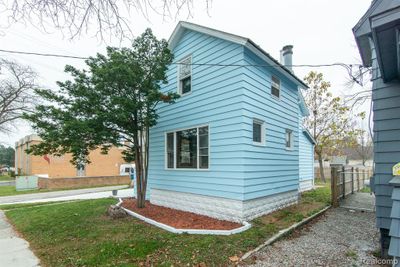 217 W 3 Rd Street, Home with 3 bedrooms, 1 bathrooms and null parking in Monroe MI | Image 3