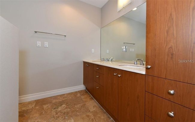 Master Bathroom | Image 23