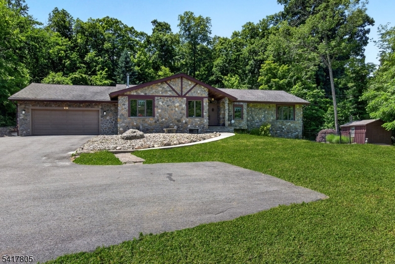 Residential in Ringwood Boro 3