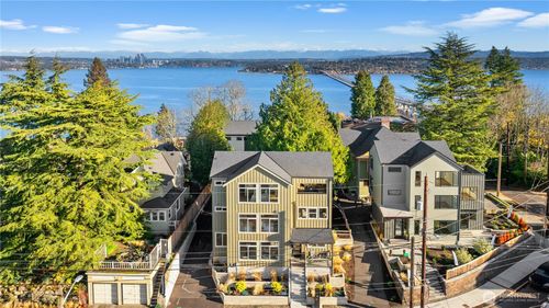 1132 31st Ave S, Seattle, WA, 98144-3217 | Card Image