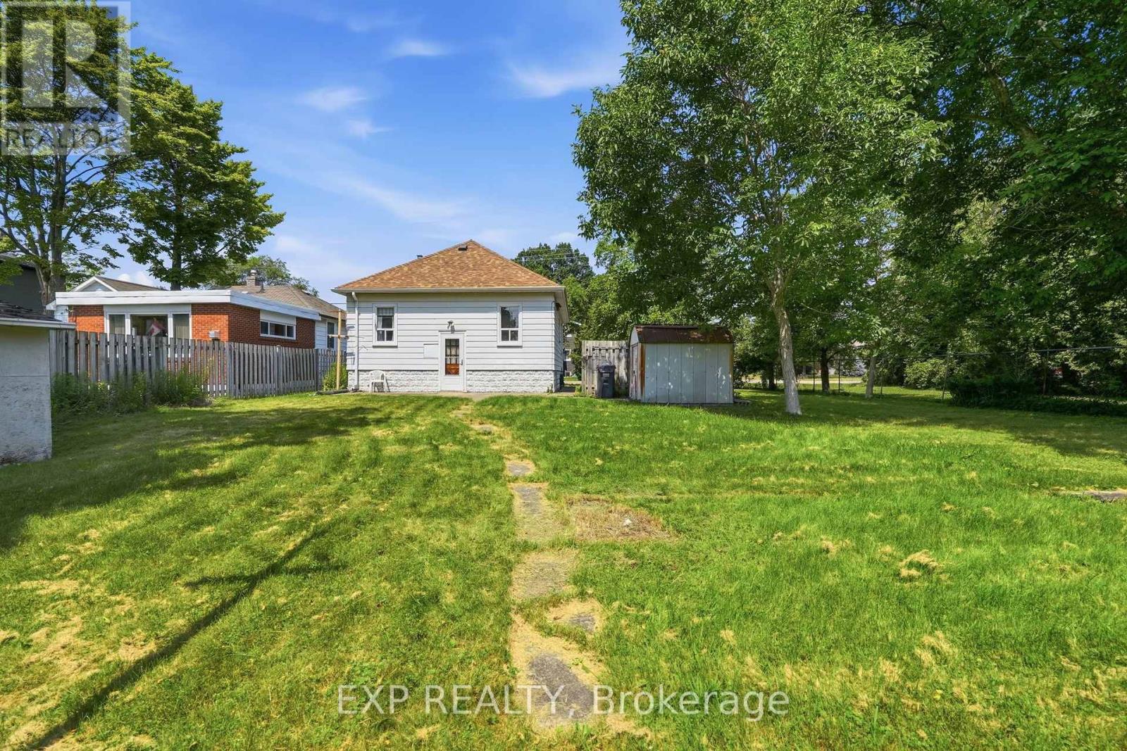 Residential in Mississauga (Mineola) 4