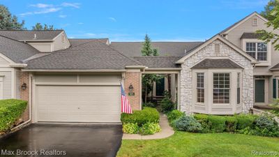 505 Newburne Pointe, Condo with 2 bedrooms, 2 bathrooms and null parking in Bloomfield Twp MI | Image 1