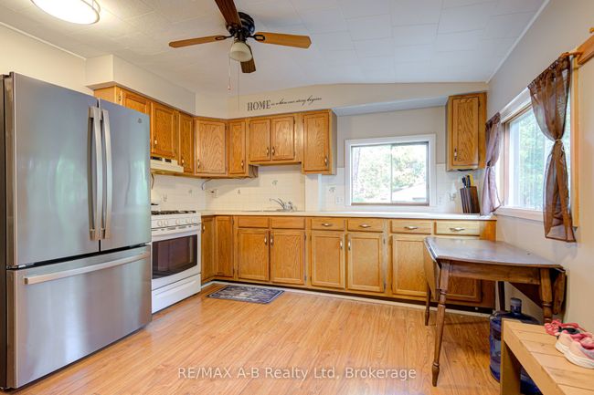 239 Nile St, House other with 4 bedrooms, 2 bathrooms and 8 parking in Stratford ON | Image 19