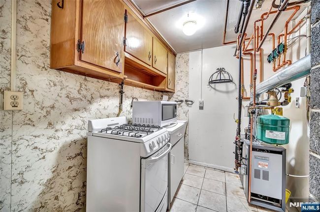 144 Caroline Rd, House other with 4 bedrooms, 3 bathrooms and null parking in Paramus NJ | Image 34