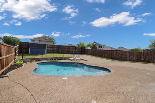 905 Elizabeth Dr, Lewisville, TX, 75067-4261 | Card Image