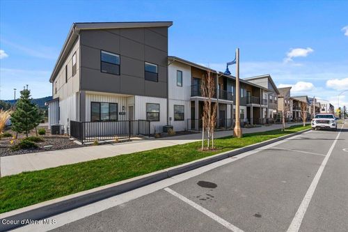 1090 E 4th Ave, Post Falls, ID, 83854-4042 | Card Image