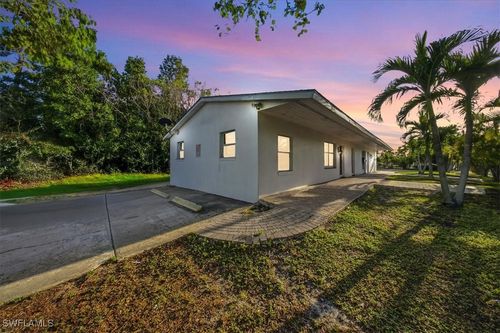 2463 Washington Ave, NAPLES, FL, 34112-4658 | Card Image