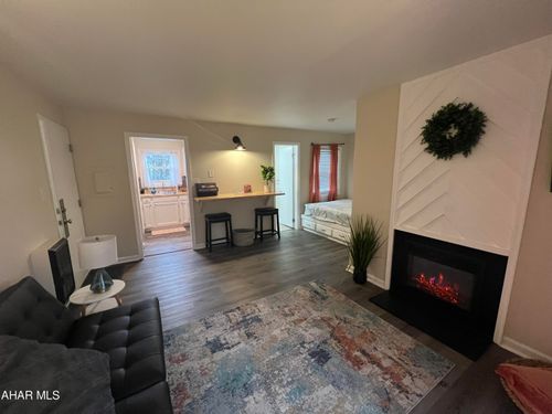 c801-209 E Valley Point Ln, Claysburg, PA, 16625 | Card Image