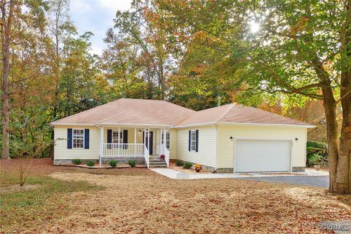 183 Beverly Ct, Surry, VA, 23883-2926 | Card Image