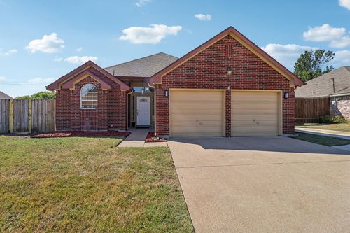 910 Busby Dr, Cedar Hill, TX, 75104-7226 | Card Image