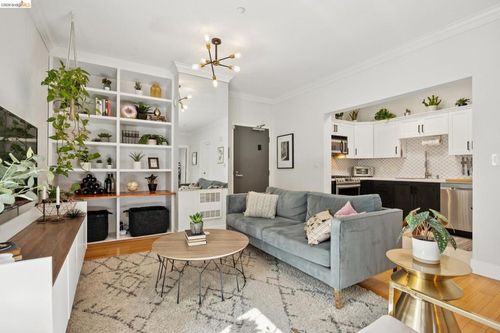 203-574 48th St, Oakland, CA, 94609-2133 | Card Image
