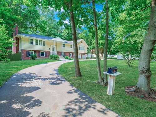 32 Southdown Rd, Huntington, NY, 11743-2540 | Card Image