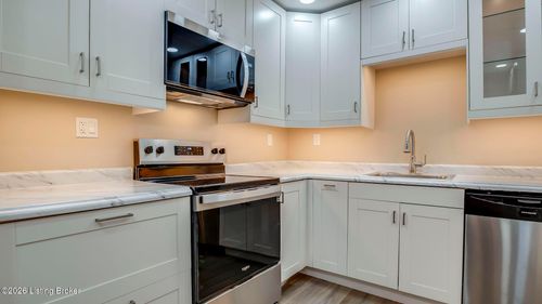 apt-308-3030 Breckenridge Ln, Louisville, KY, 40220 | Card Image