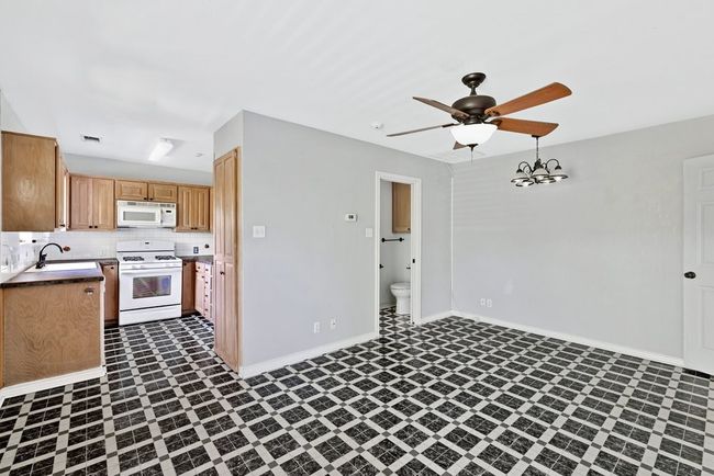 Mother-in-law Suite Living Room to Kitchen | Image 23