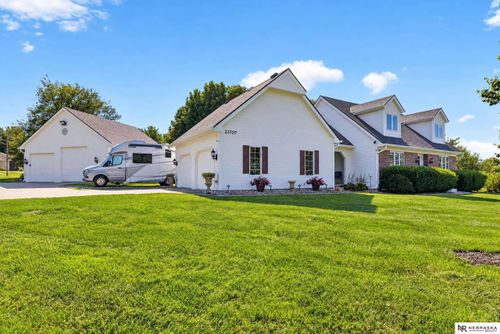 21707 Cimarron Road, Elkhorn, NE, 68022 | Card Image