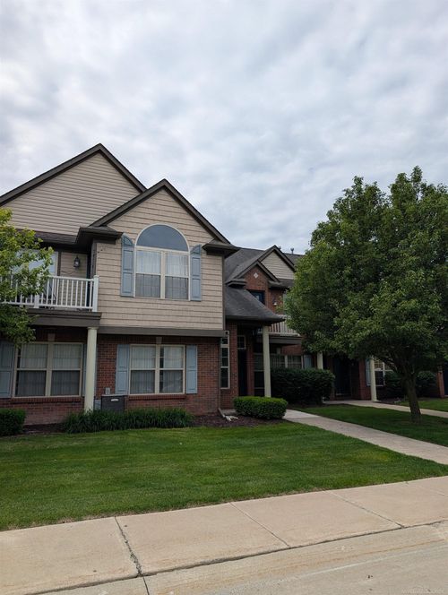 32990 Redstone Dr, New Baltimore, MI, 48047-4590 | Card Image
