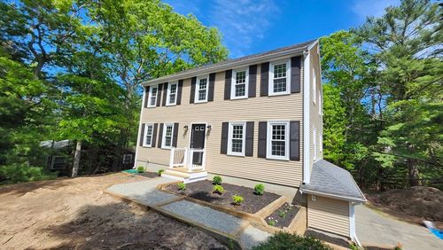 10 Mcclellan Dr, Plymouth, MA, 02360 | Card Image