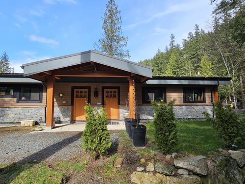 3070 Midnight Way, Brackendale, BC, V0N1H0 | Card Image
