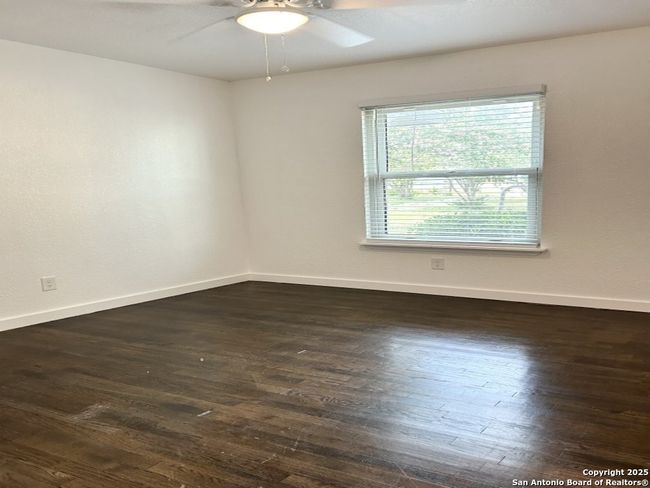 12116 Loop 107, House other with 3 bedrooms, 2 bathrooms and null parking in Adkins TX | Image 16