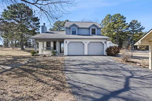 806 Meadow Rd, Russellville, AR, 72802-1827 | Card Image