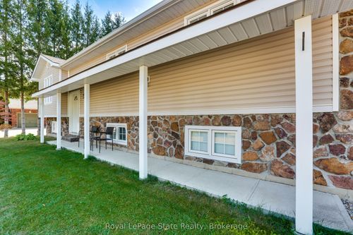 {{alt}} | Card Image