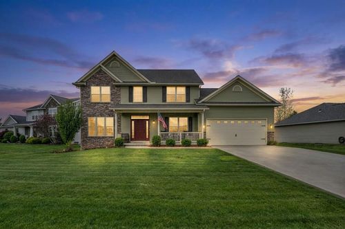 27 Fieldcrest Dr, Centerburg, OH, 43011-9028 | Card Image