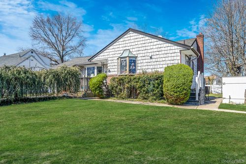 59 Tippin Dr, Huntingtn Sta, NY, 11746-2131 | Card Image