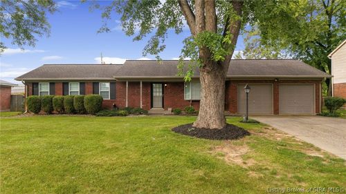 405 Hemlock Rd, Jeffersonville, IN, 47130-5530 | Card Image
