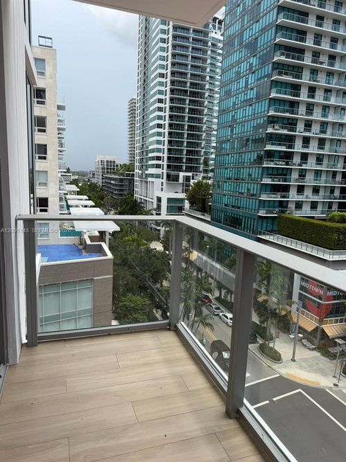 812-90 Ne 32nd Street, Miami, FL, 33127 | Card Image