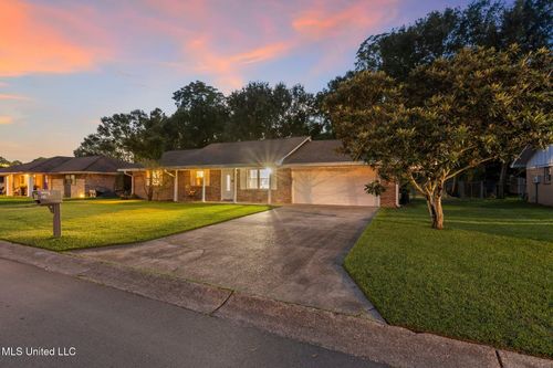 111 Janelle Dr, Gulfport, MS, 39503-3312 | Card Image