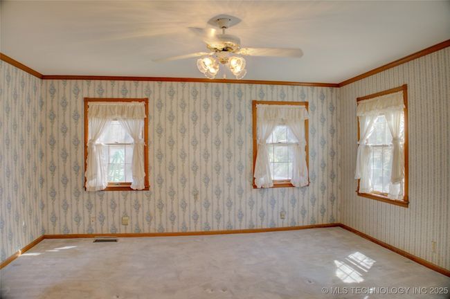Large master suite | Image 36
