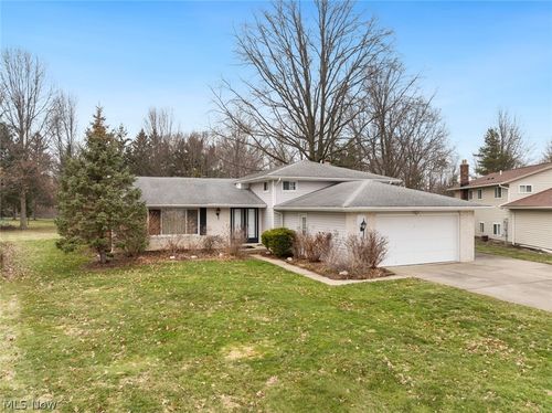 29696 Josephine Dr, North Olmsted, OH, 44070-5071 | Card Image